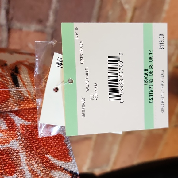 Kasper Floral Blazer - Picture 7 of 10